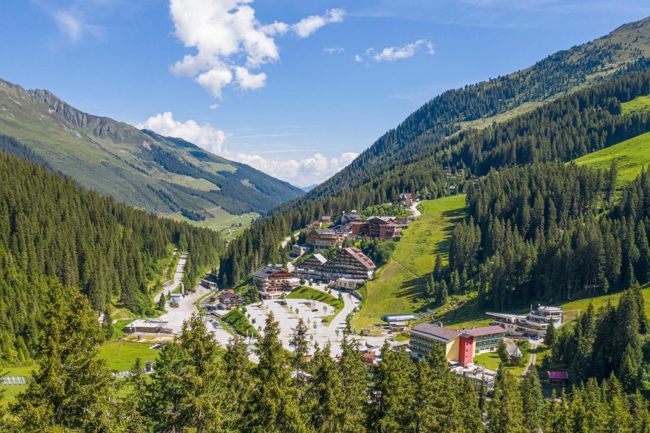 Hotel Almhof Хохфюген Экстерьер фото